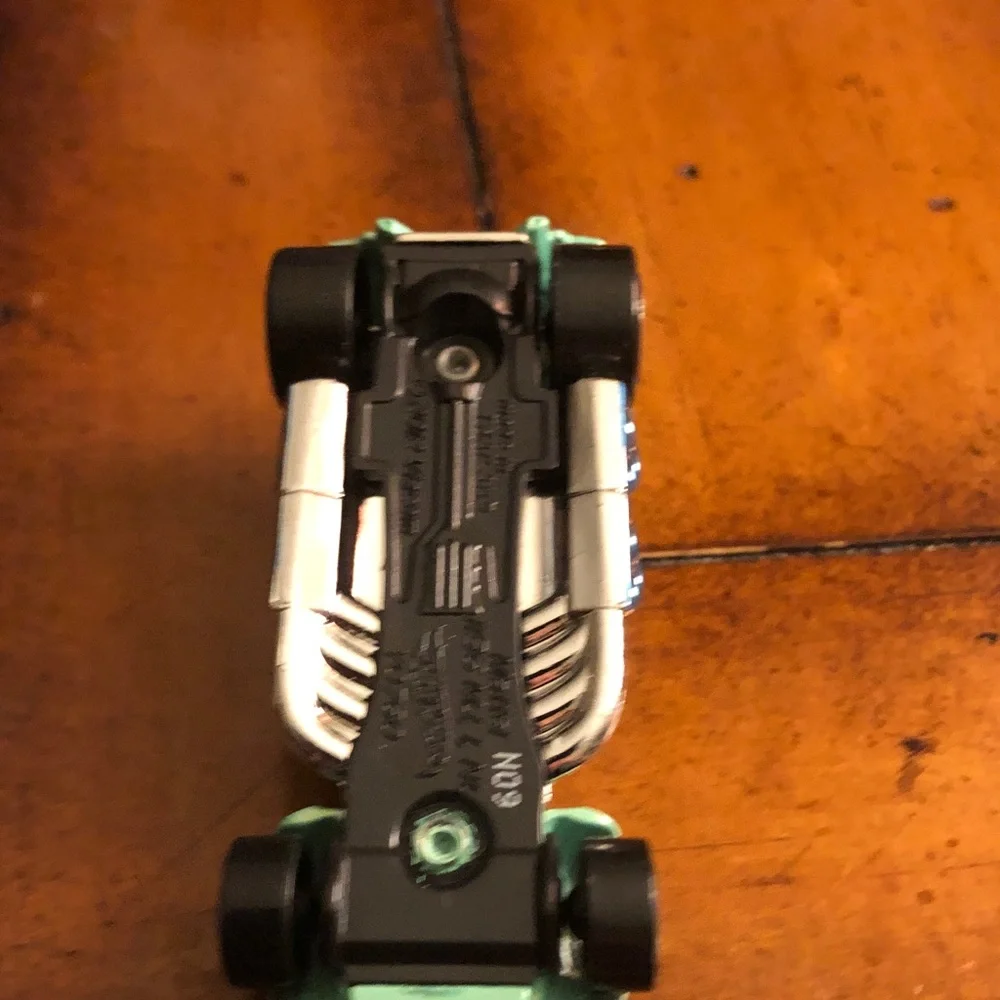 Mint Green Reptile-Themed Pet Accessory Toy